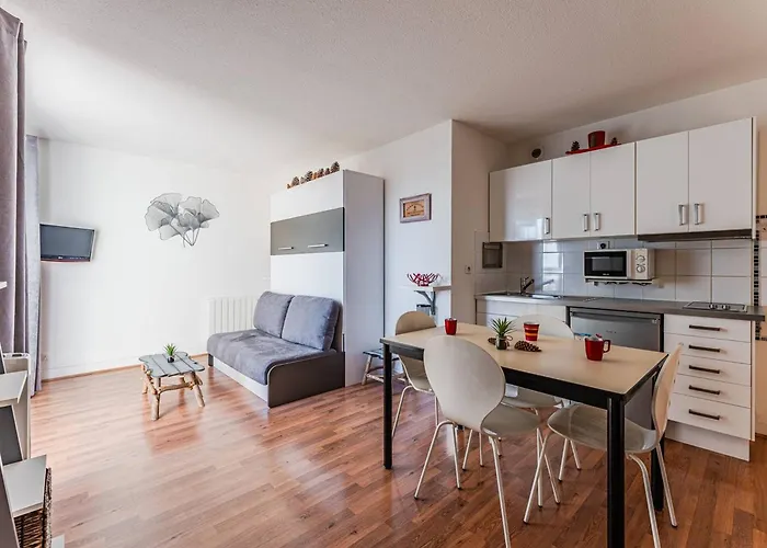 A Avec Piscine Et Parking - Fr-1-433-148 דירה