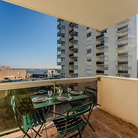 Appartement à Avec Piscine Et Parking - Fr-1-433-148 *